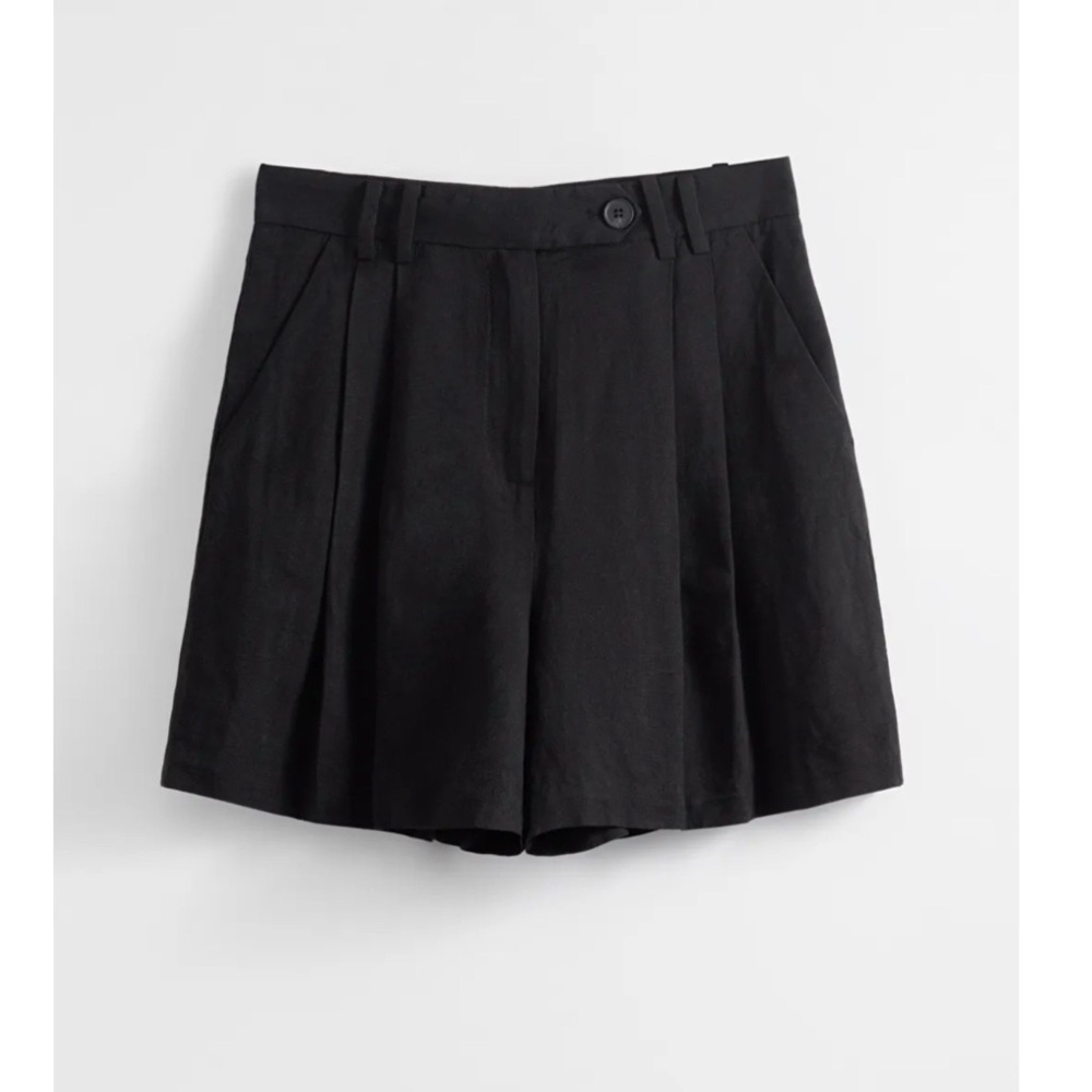 & Other Stories Tailored Shorts in black, size 0